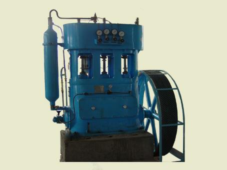 High Pressure Vertical Argon / Oxygen Compressor 3800x3030x2425mm